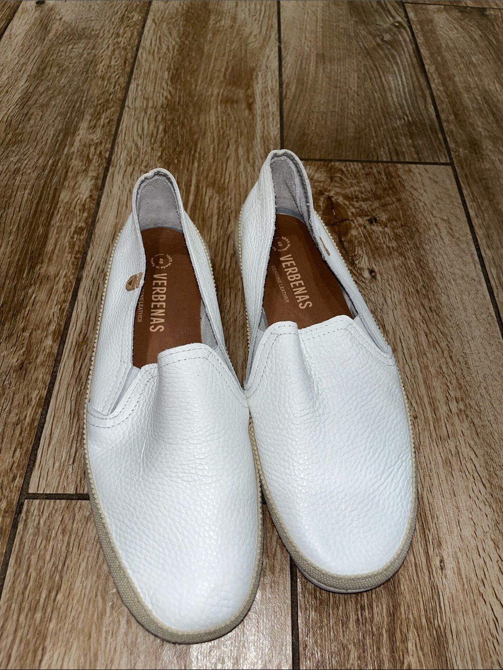 Verbenas white leather shoes
